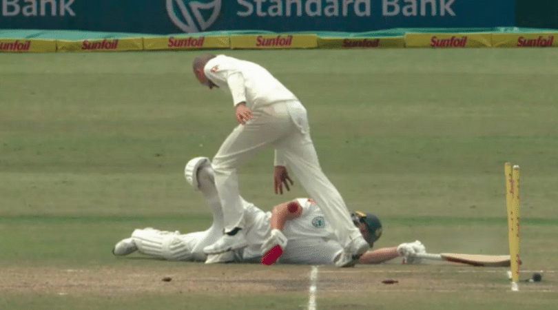 Nathan Lyon dropping the ball on AB de Villiers