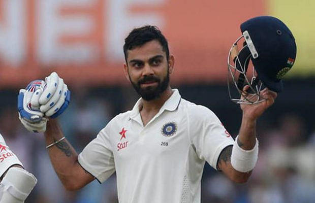 Fans violate rules to get clicked with Virat Kohli