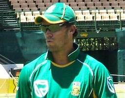 AB de Villiers to take a final call on retirement in January