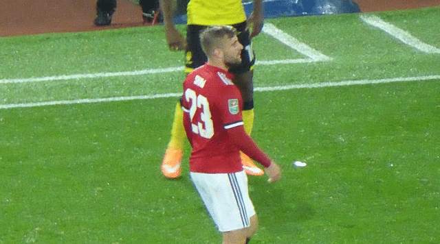 Luke Shaw signs new contract