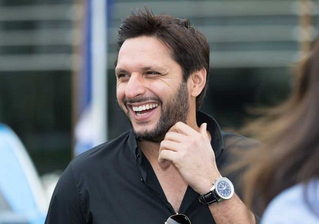 Shahid Afridi out hit-wicket