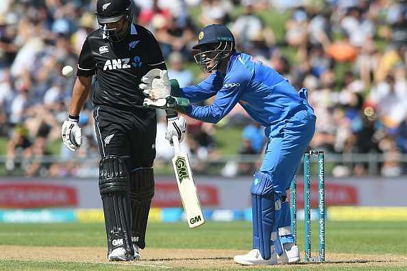 ICC posts warning regarding MS Dhoni's wicket-keeping