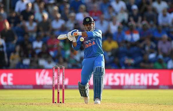 Fans cluster around MS Dhoni's car