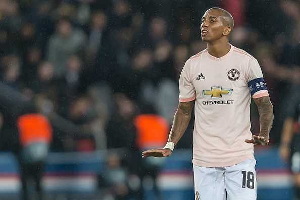 Ashley Young Makes Brilliant Gesture To Fan Who Correctly Predicted Man Utd Win Vs Psg The Sportsrush