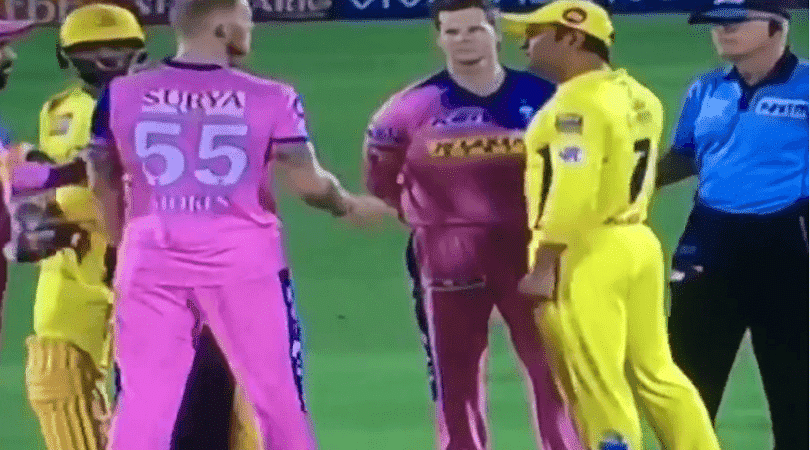 MS Dhoni argues with umpire
