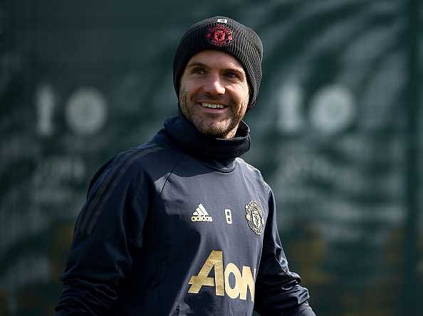 Juan Mata: Man Utd offers new deal to midfielder but Mata's father hints at move away