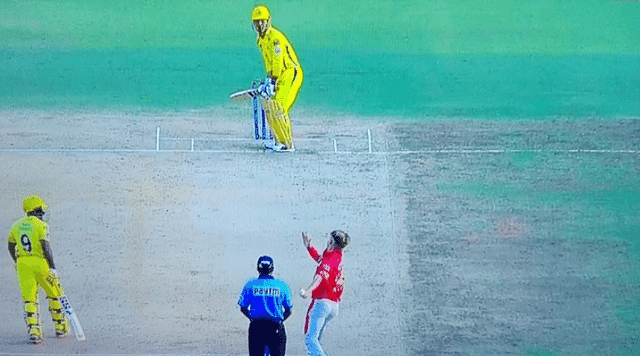 Umpire warns MS Dhoni regarding Ambati Rayudu