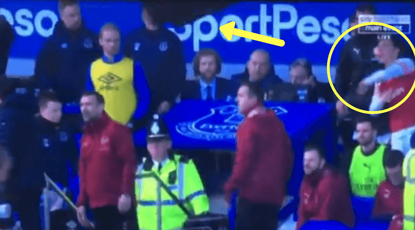Mesut Ozil throws jacket at Unai Emery and Marco Silva post-substitution in Everton vs Arsenal