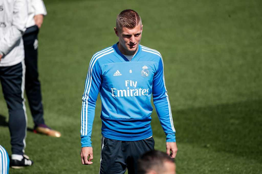 Real Madrid star midfielder signs a contract extension with Los Blancos