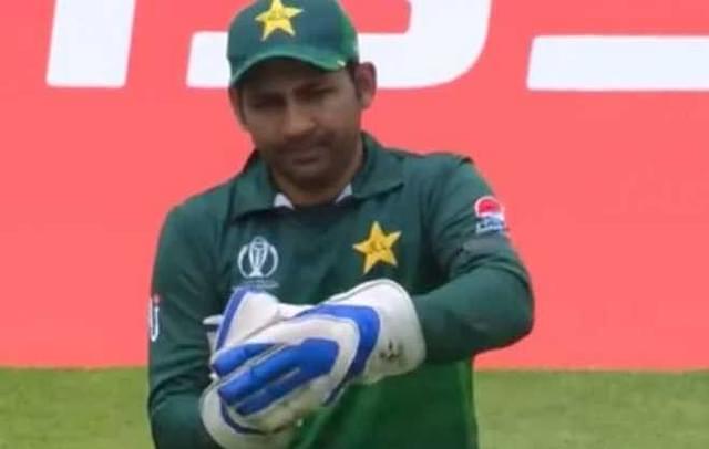 WATCH Sarfaraz Ahmed take a wasted review during Australia vs Pakistan match at Taunton | Cricket World Cup 2019