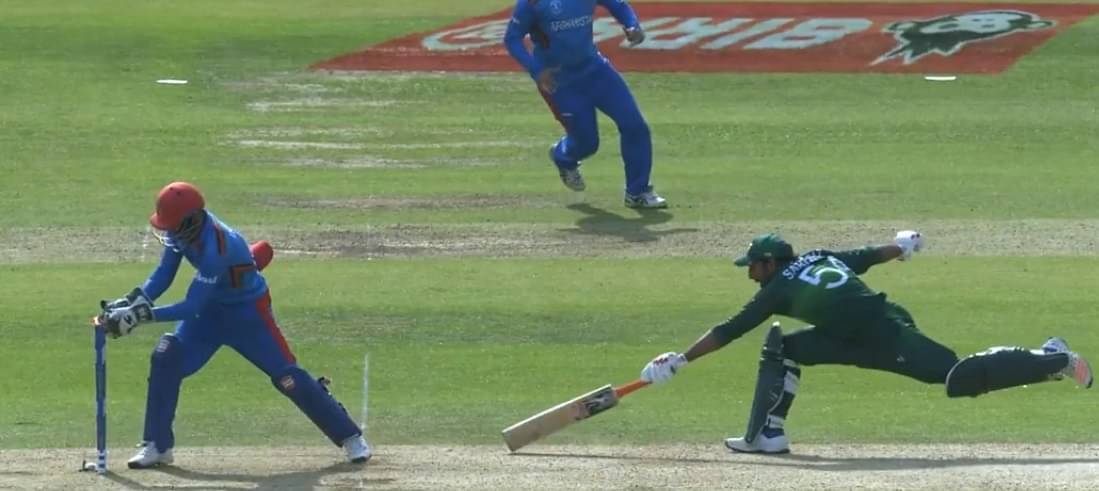 Sarfaraz Ahmed run out: Watch Pakistan captain suffers a brain fade moment while being dismissed vs Afghanistan | Cricket World Cup 2019