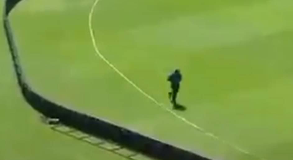 WATCH: Sarfaraz Ahmed trains alone at The Lord's Cricket Ground before Pakistan vs South Africa match; fans apologise