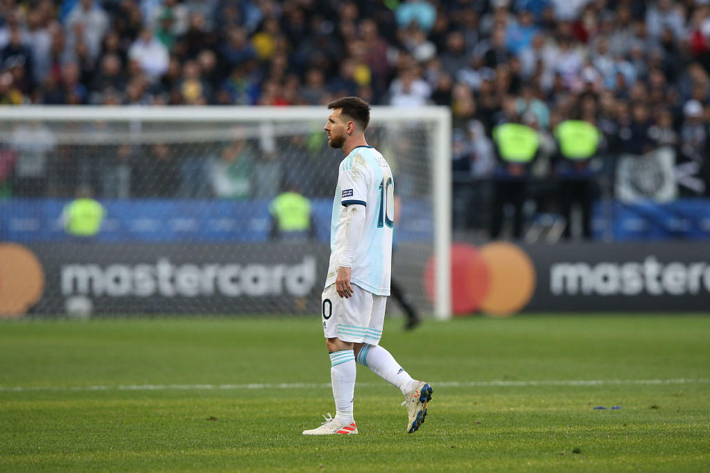Lionel Messi refuses contract renewal until Barcelona meets his demand