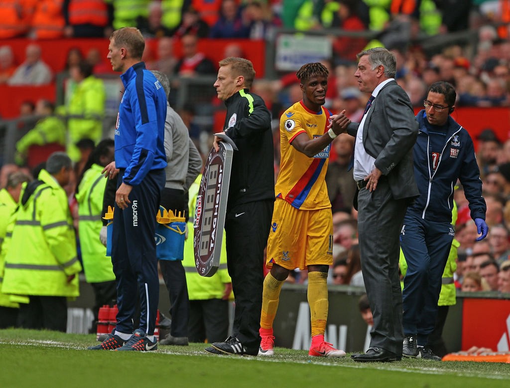 Arsenal Transfer News: Former Crystal Palace manager advices Arsenal to stop 'fool around' in Zaha negotiations