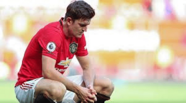 Man Utd fan mocks Harry Maguire for running like he’s answering the phone while wearing a towel