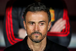 Romanian fans boo and chant during one minute silence for late Luis Enrique's daughter