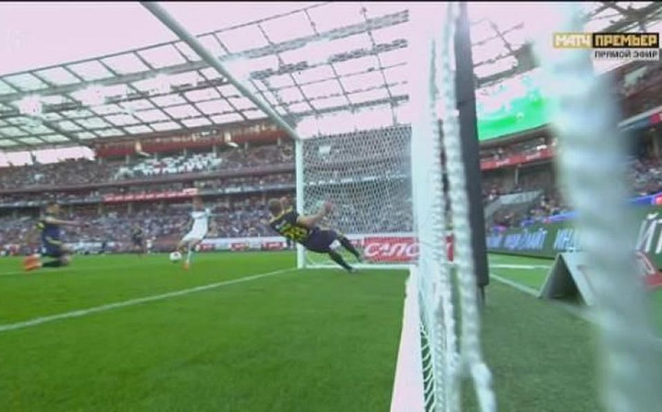 Evgeni Chernov pulls an incredible goal-line clearance in Russian Premier League