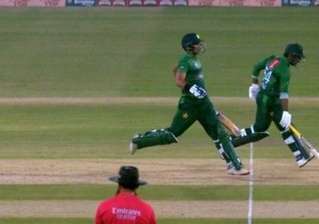 WATCH: Sarfaraz Ahmed and Iftikhar Ahmed involved in hilarious miscommunication vs Sri Lanka in Lahore