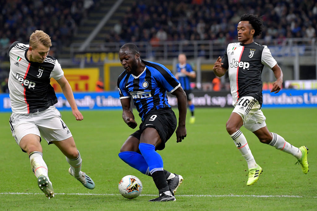 Romelu Lukaku sends Matthijs de Ligt back to Ajax with a classy nutmeg ...