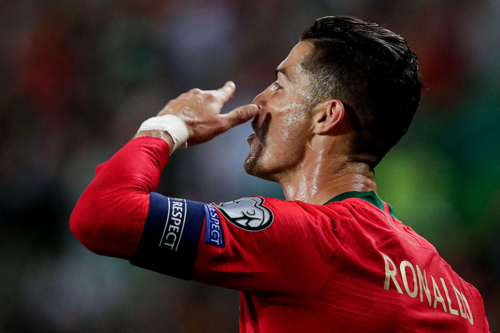 Watch: The Entire Stadium screamed “SIIU” with Cristiano Ronaldo after he scored a goal for Portugal last night