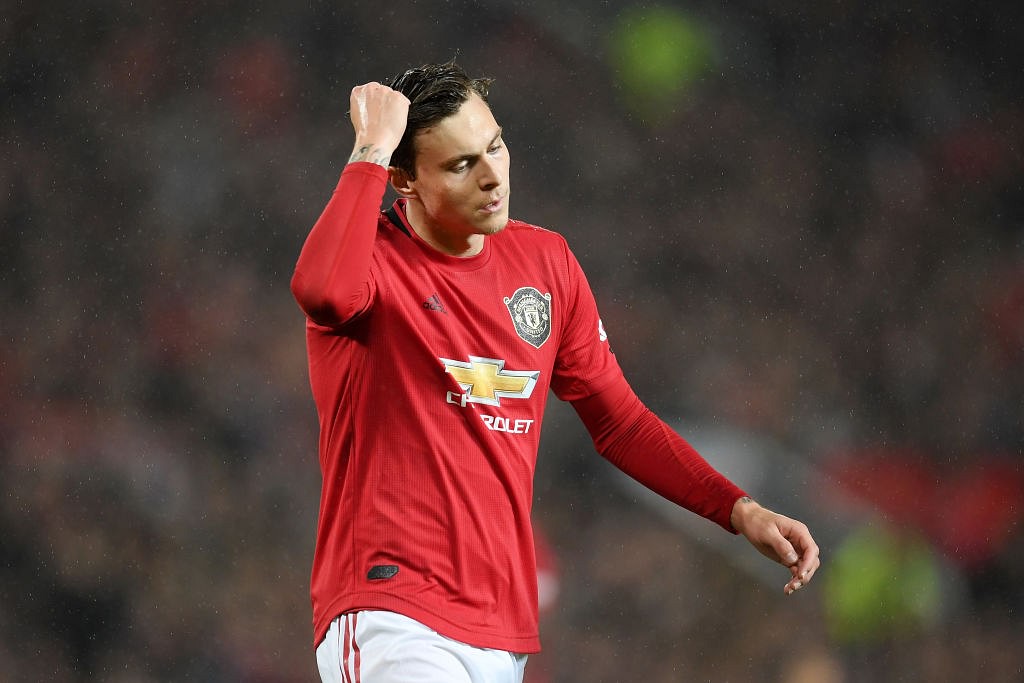Man Utd News: Victor Lindelof's calamitous pass against Arsenal is killingly funny