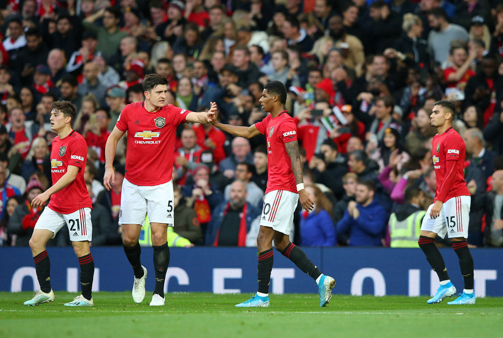 Watch: Marcus Rashford outmuscles Virgil Van Dijk after speed battle ...