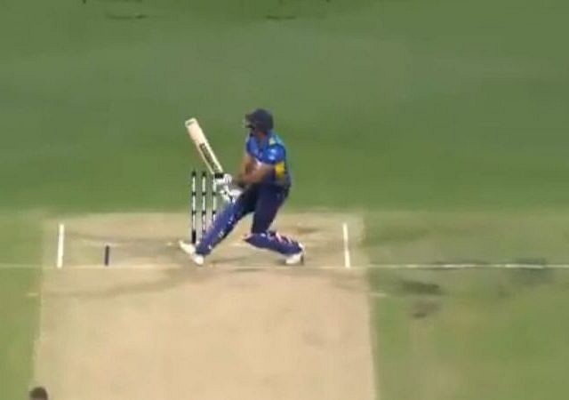 WATCH: Danushka Gunathilaka scoops Billy Stanlake for unbelievable six in Gabba T20I