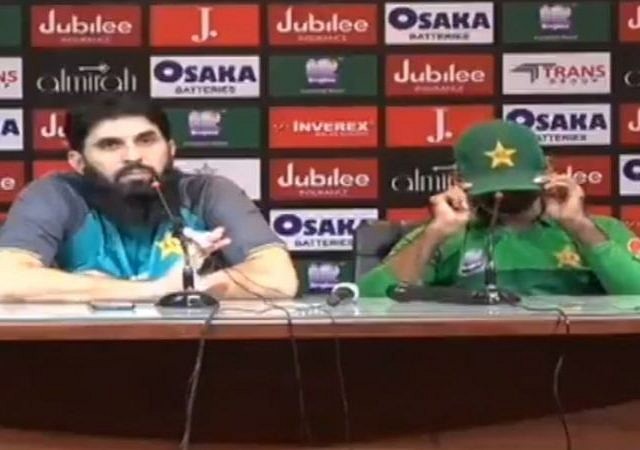 WATCH: Sarfaraz Ahmed and Misbah-ul-Haq express disappointment at reporter demanding Fakhar Zaman's exclusion