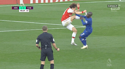 David Luiz got away with a vicious challenge on N’Golo Kante during Arsenal vs Chelsea