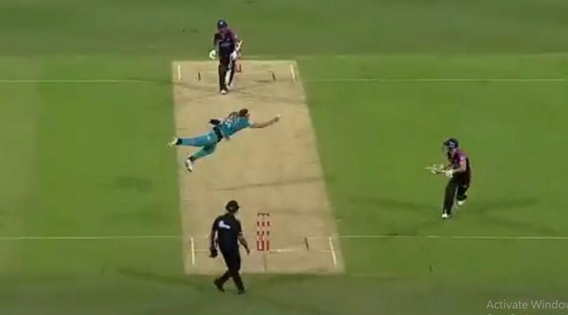 WATCH: Ben Laughlin registers sensational caught and bowled to dismiss Clive Rose in BBL 2019-20