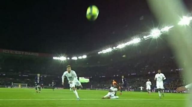 Lyon embarrasses itself with most outrageous own goal against PSG
