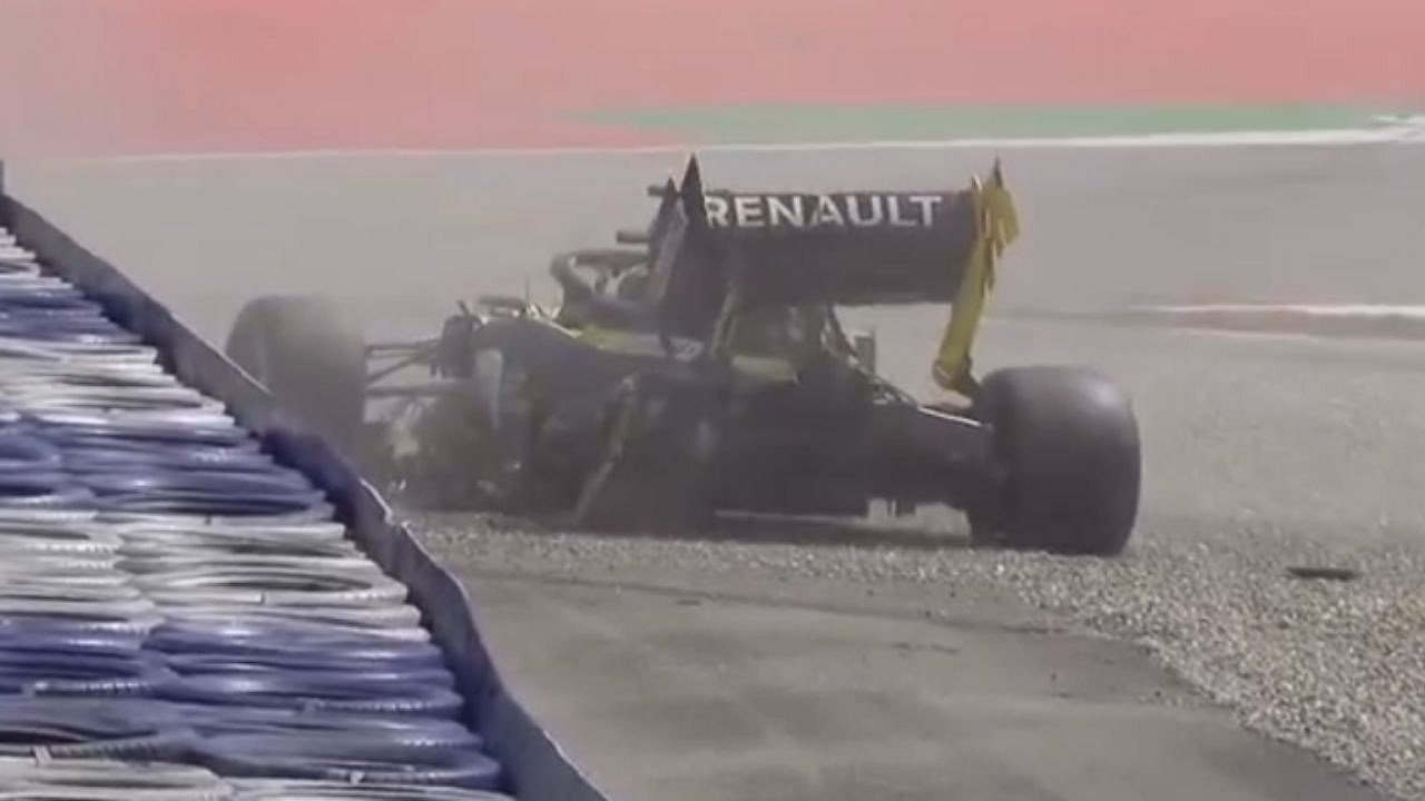 Daniel Ricciardo crash Renault driver crashes out of FP2; limps out of