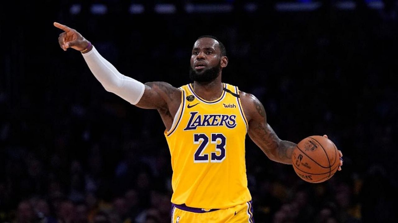 Is LeBron James left handed: Lakers 