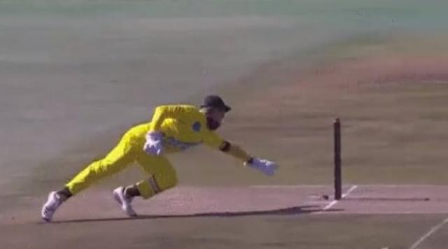 3 Team Cricket South Africa: Ryan Rickelton affects MS Dhoni-like run-out to dismiss Reeza Hendricks in Solidarity Cup