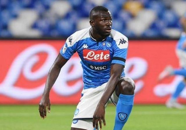 Man United Transfer News: Manchester United makes an offer which Napoli can't refuse