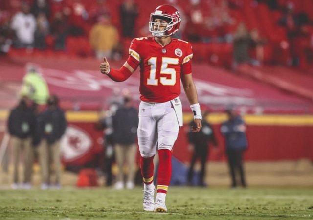 Chiefs Boo Moment of Unity: Mahomes, JJ Watt and Coaches React to the Boos