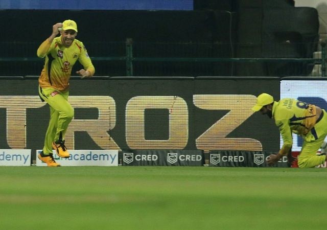 'You Beauty': Irfan Pathan mesmerized by Ravindra Jadeja-Faf du Plessis superlative relay catch to dismiss Sunil Narine