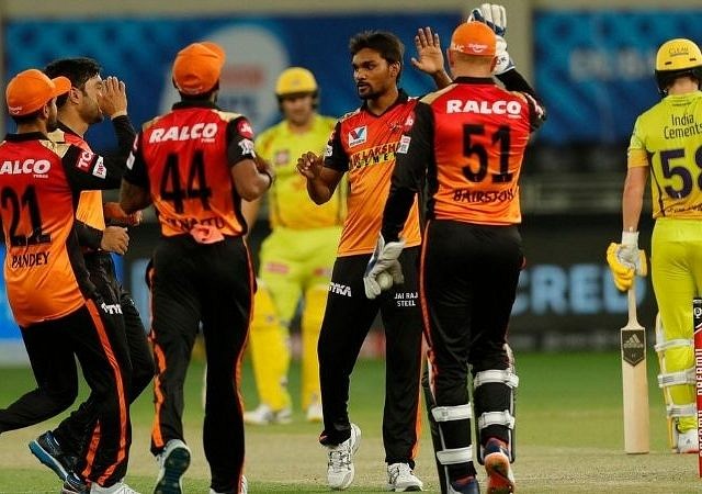 SRH vs KOL Fantasy Prediction: Sunrisers Hyderabad vs Kolkata Knight Riders – 18 October 2020 (Abu Dhabi). Two teams who are struggling to get a win in the tournament are up against each other to avoid the hattrick of defeats.