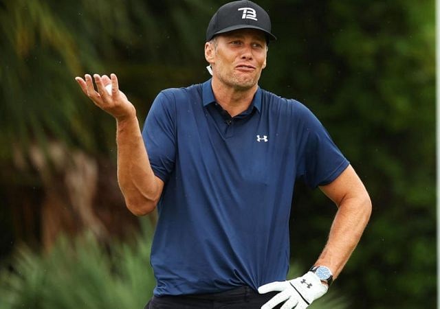 "Hit me up at (415)612-1737": Tom Brady Gives Out His Phone Number on Twitter