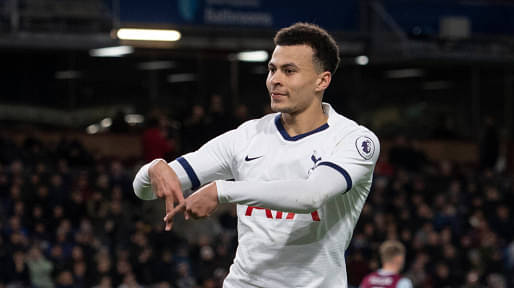 Dele Alli Catch : Watch Spurs Midfielder Mixes his Football Skills with Cricketing Expertise to Grab a Stunner