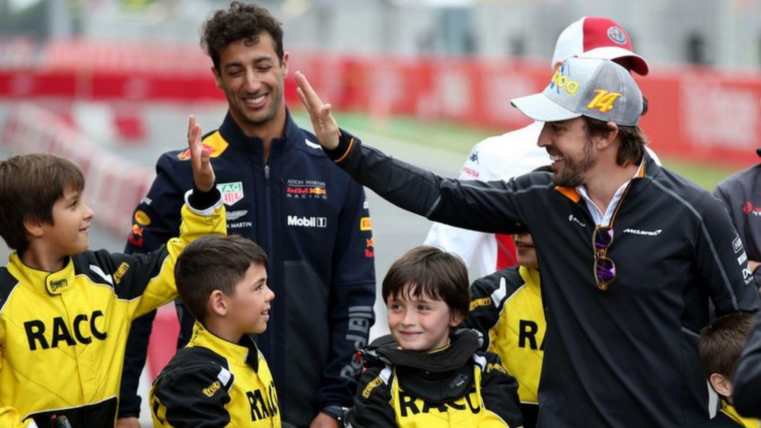 “It sounds sweet!” - Daniel Ricciardo mightily impressed with Fernando Alonso and his 2005 title-winning Renault R25 V10