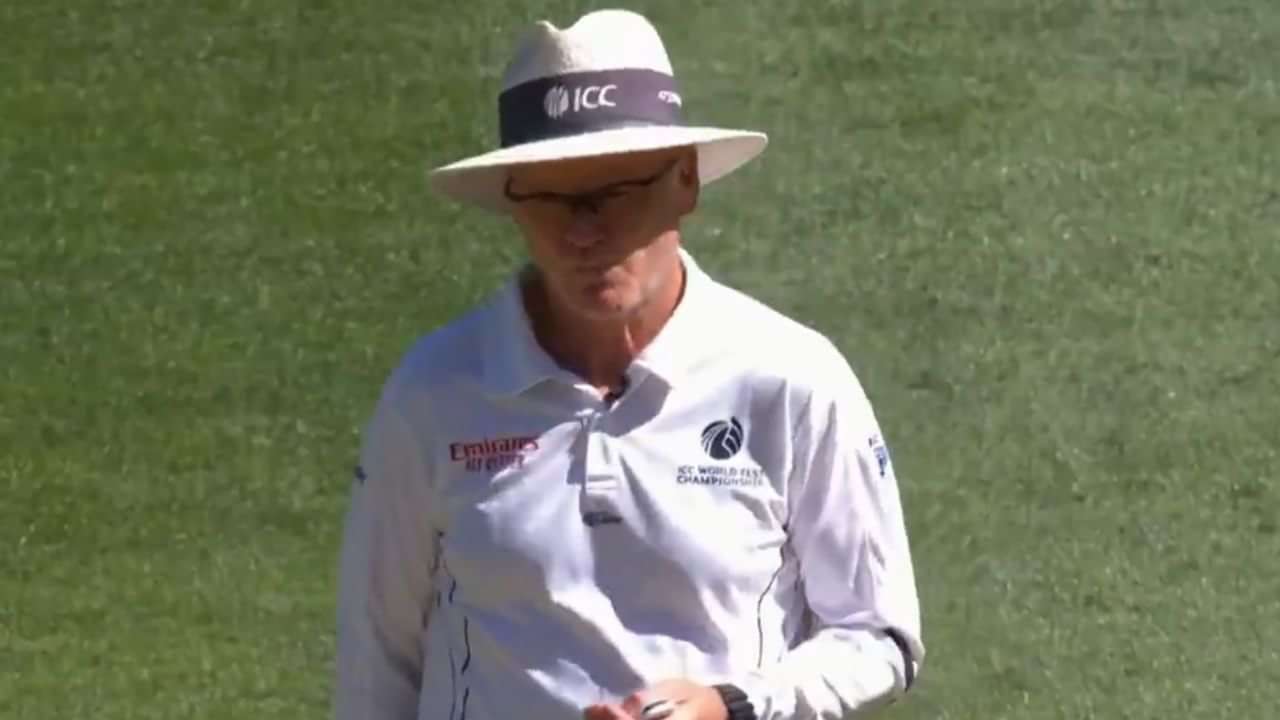 Umpires Black Armbands Why are the umpires wearing black armbands in