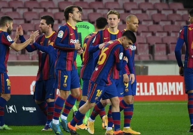 PSG Supporter Arrested After Setting Off Fire Alarm At Barcelona’s Team Hotel In Paris