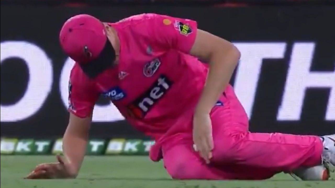BBL 2020-21: Jackson Bird grabs juggling catch with legs to dismiss Jimmy Peirson in Sixers vs Heat clash