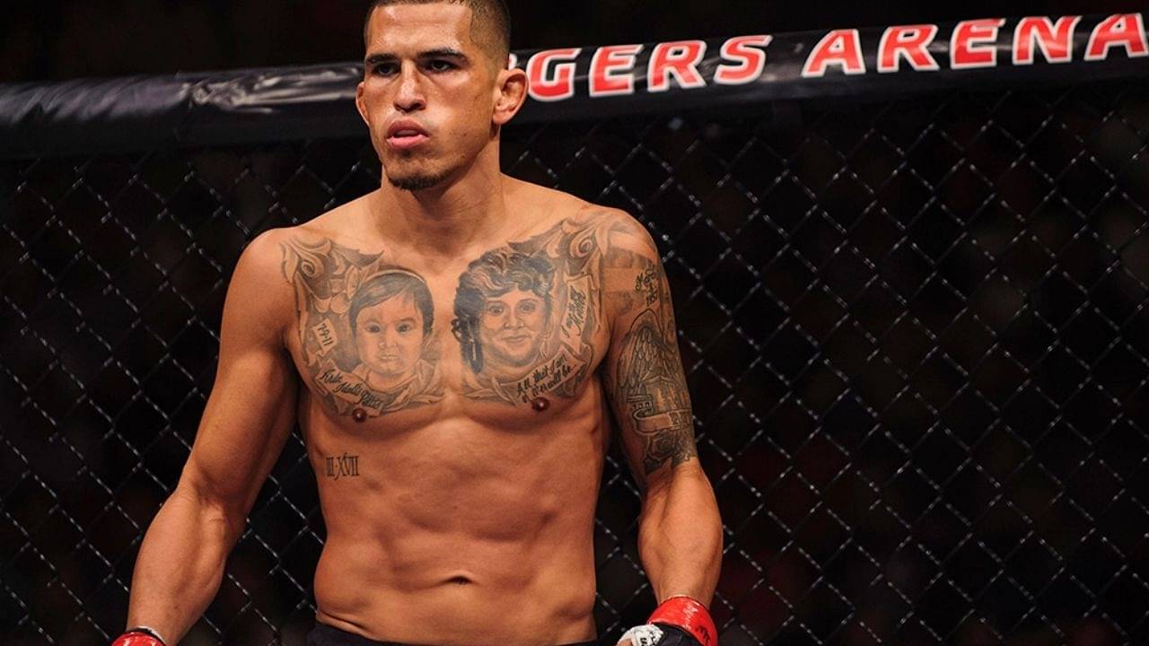 Anthony Pettis suffered fractured rib in loss to Dustin Poirier - ESPN