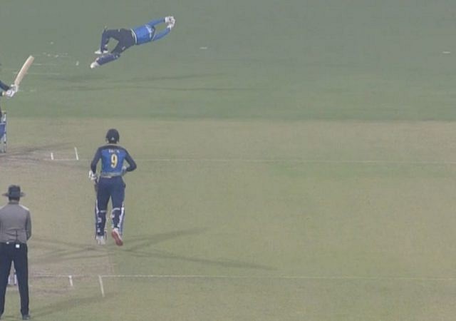 S Goswami cricketer: Watch Shreevats Goswami grabs magnificent catch to dismiss Ravi Teja in Syed Mushtaq Ali Trophy