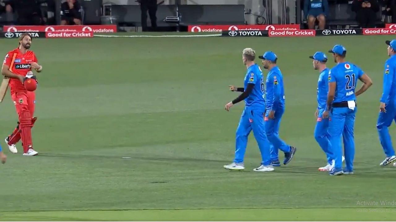 Matt Renshaw vs Kane Richardson: Watch Renshaw and Richardson involved in verbal spat in BBL 10