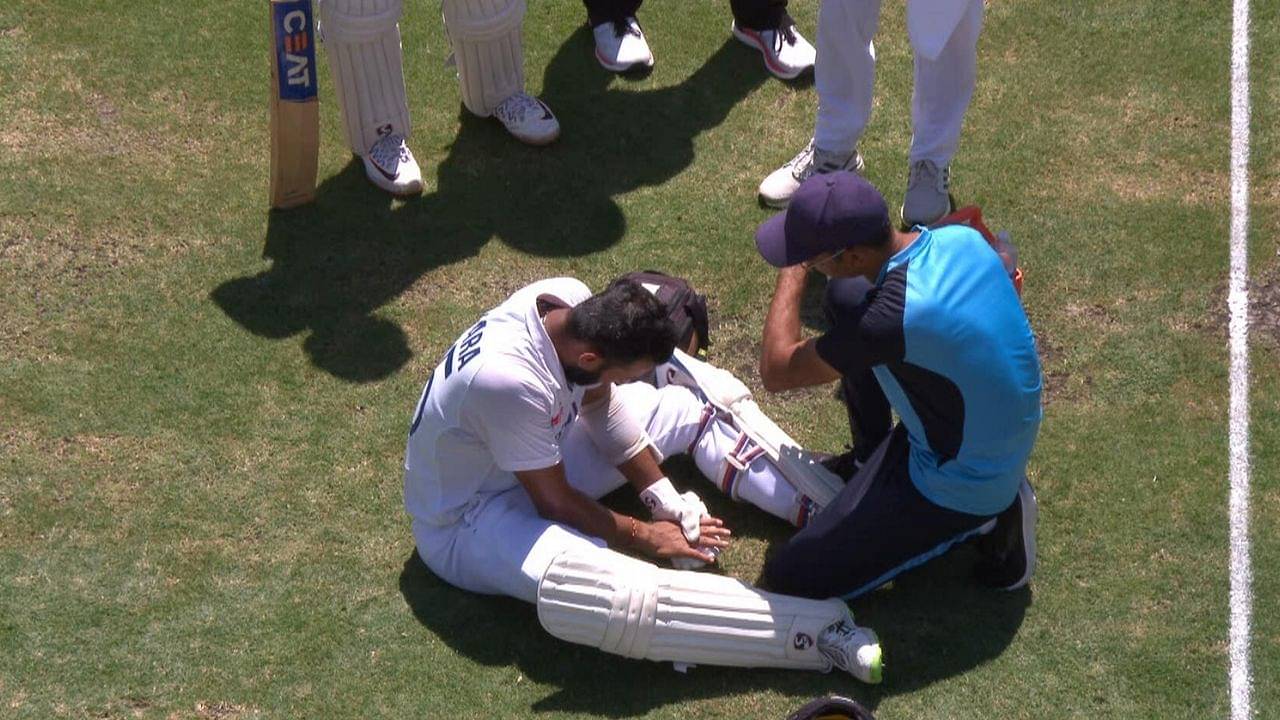 Cheteshwar Pujara gets hit: Resolute Pujara continues to hustle despite multiple body blows in Gabba Test