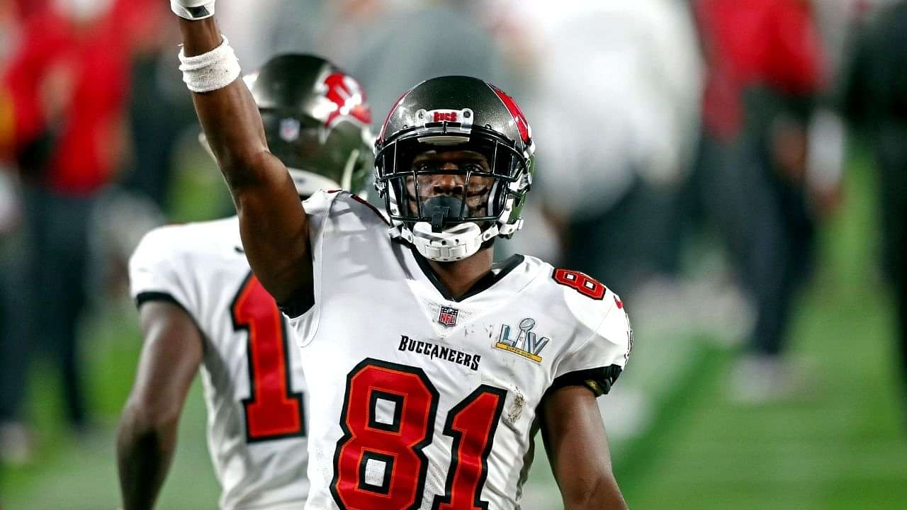 AB says he's grateful for 2nd chance provided by Buccaneers