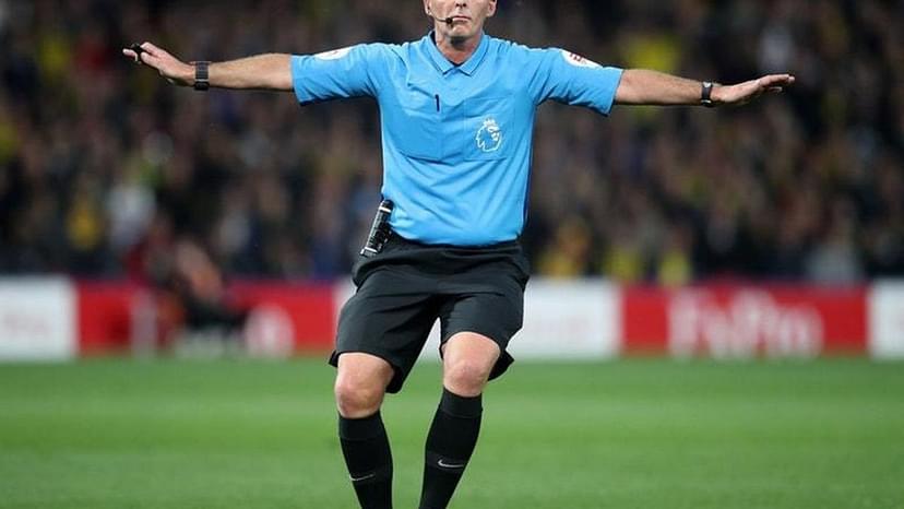 Mike Dean Controversy : Premier League Referee Pulls Out Of League Fixtures After Receiving Death Threats  